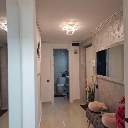 La Dolce Casa & Center I Balcony I Netflix