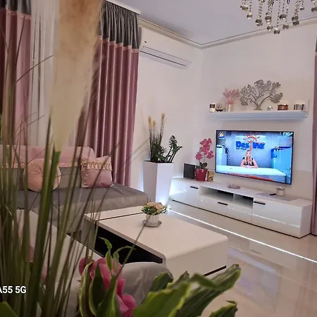 Daire La Dolce Casa & Center I Balcony I Netflix Bükreş