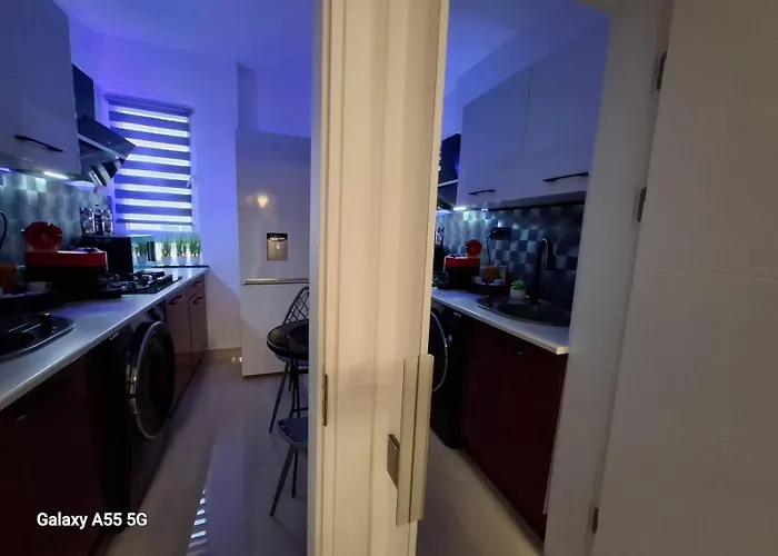 La Dolce Casa & Center I Balcony I Netflix شقة