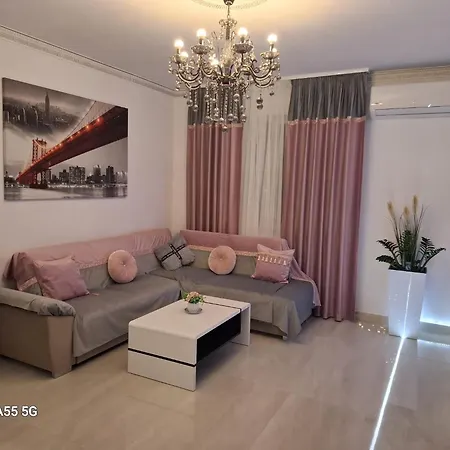 La Dolce Casa & Center I Balcony I Netflix Apartment Bucharest
